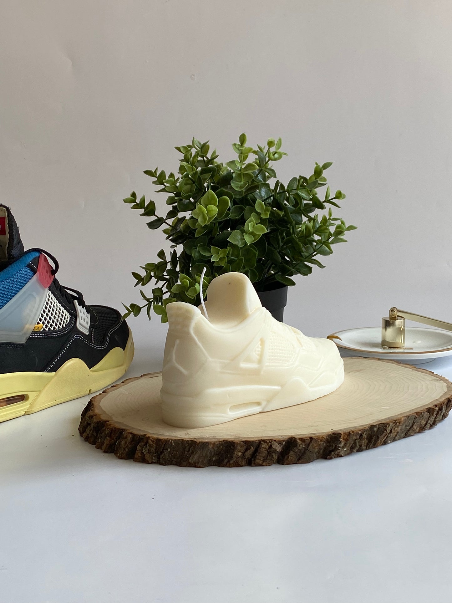 AJ4 Inspired Candle