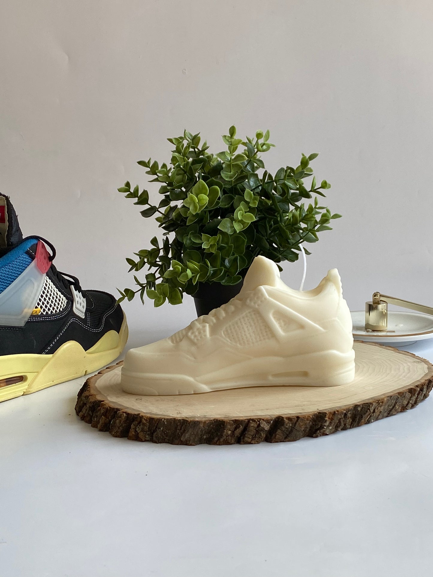 AJ4 Inspired Candle